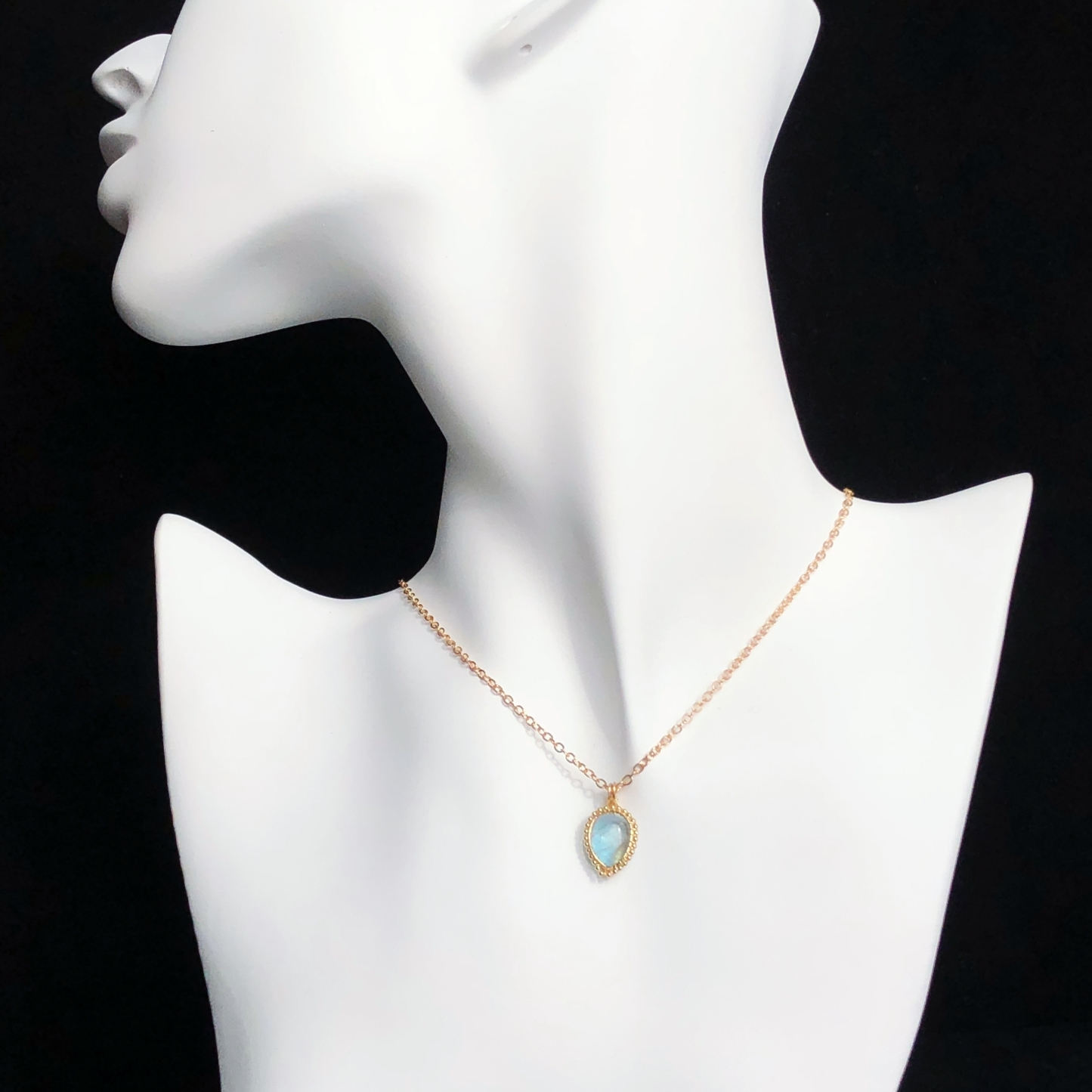 Oval Aquamarine Necklace-likayjewel