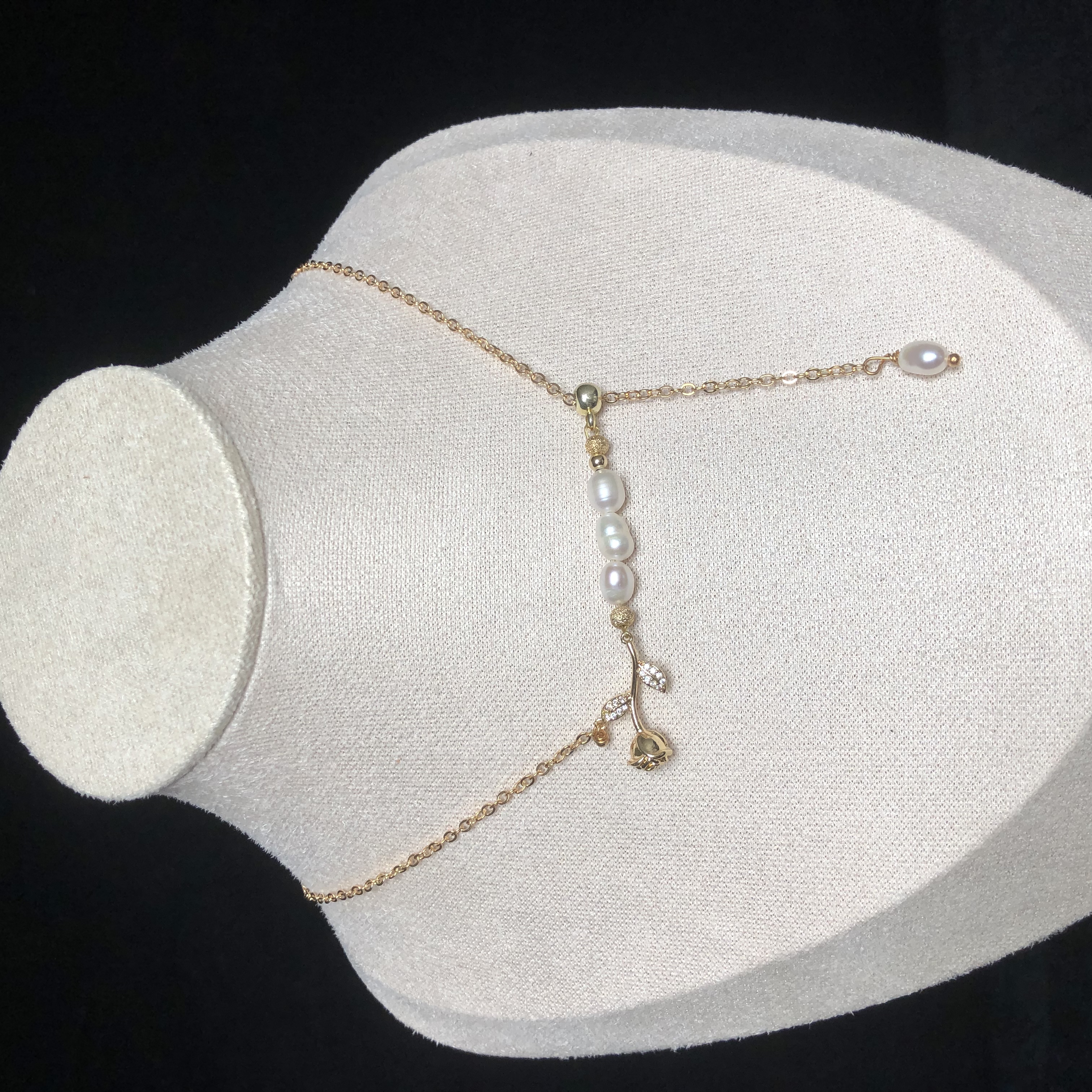 Rose and Pearl Necklace-likayjewel