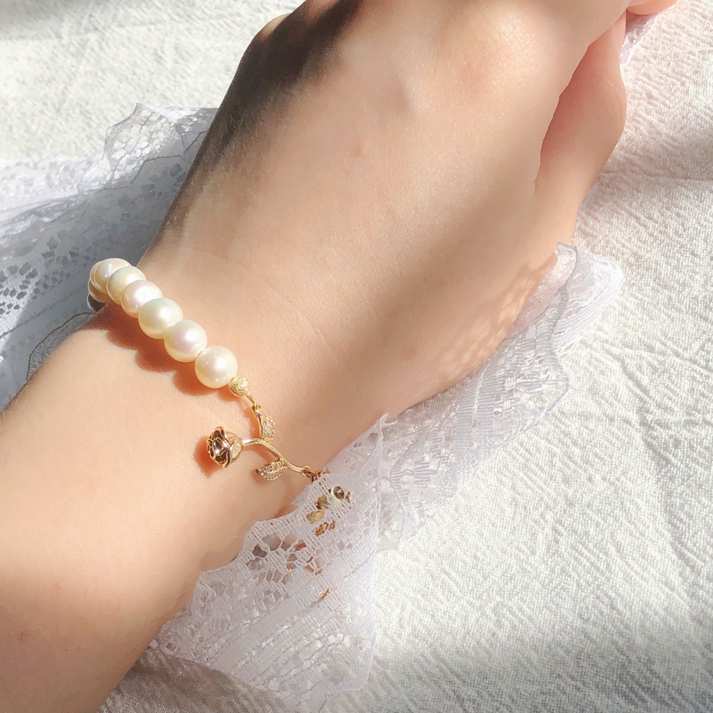 Rose and Pearl Bracelet-likayjewel