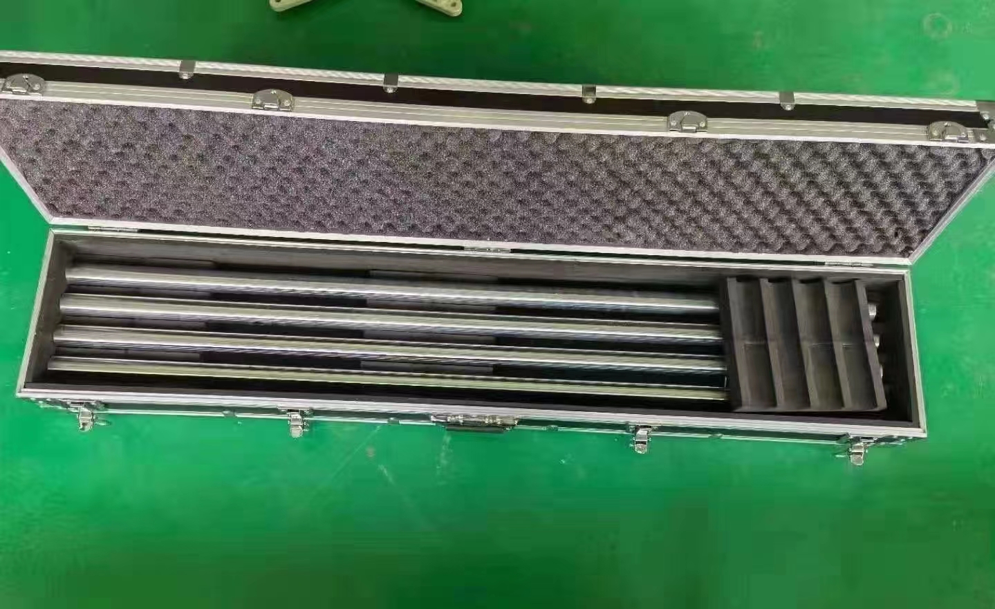 Picking head correction tool