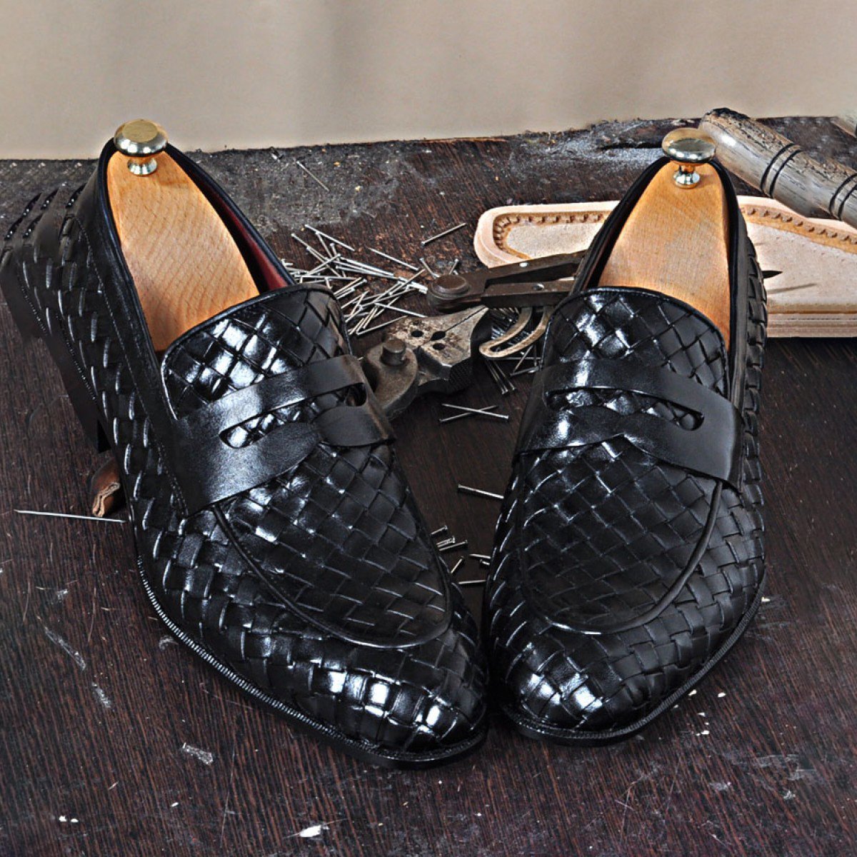 Men's handmade leather loafers shoe