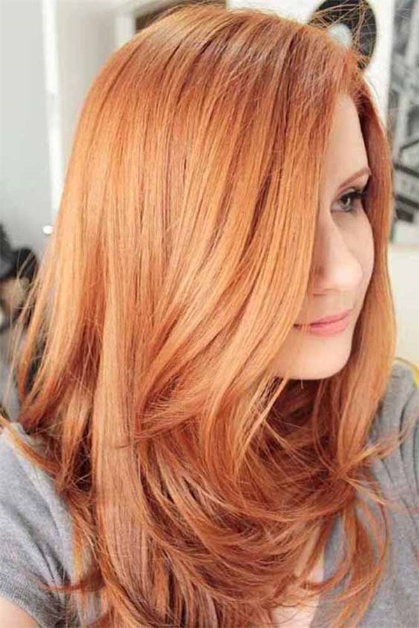 What's the difference between red and strawberry blonde hair?