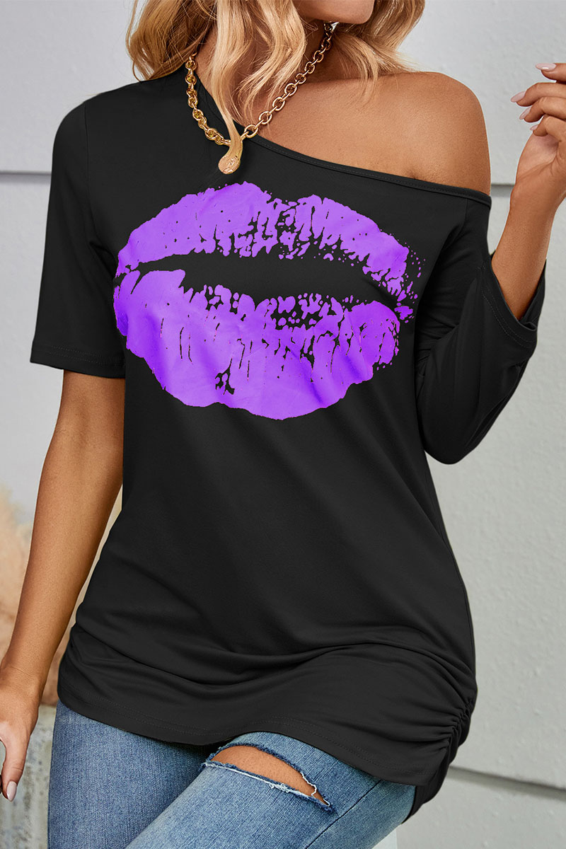 Black Purple Casual Lips Printed Printing Oblique Collar T-Shirts-CuChic