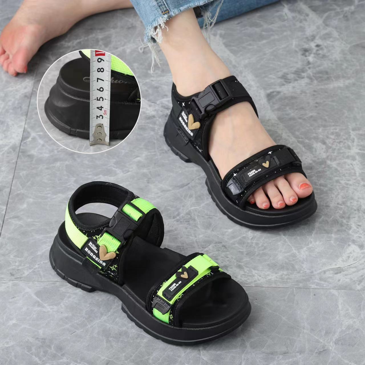 Letter Graphic Hook-and-loop Fastener Strap Sports Sandals