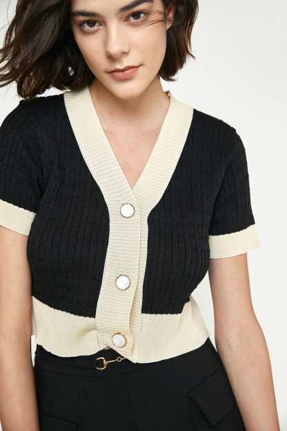 Black Contrast Trim Button-Up Cable Knit Cropped Cardigan
