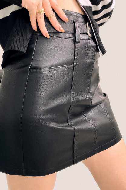 パンツ Herlipto Vegan Leather Mini Skort M Weekend Go To Vegan Leather Mini Skirt Skort - Black – Hazel