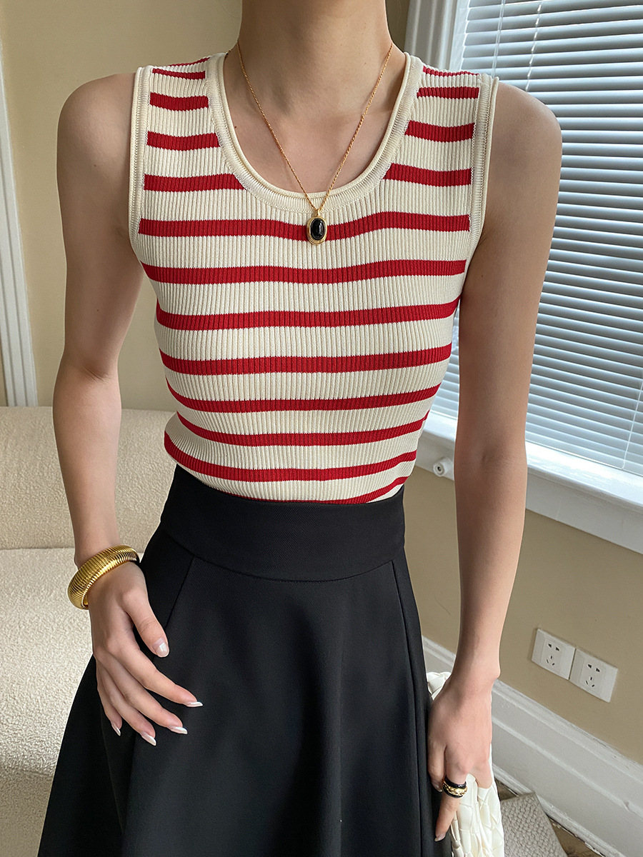 Red Striped Slim-Fit Knit Vest