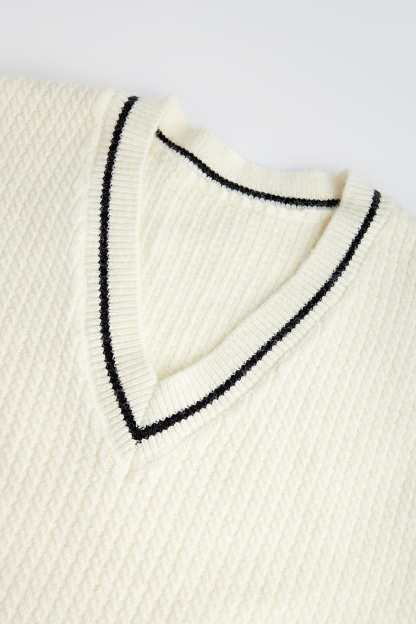 Beige Contrast Trim Cropped Sweater Vest