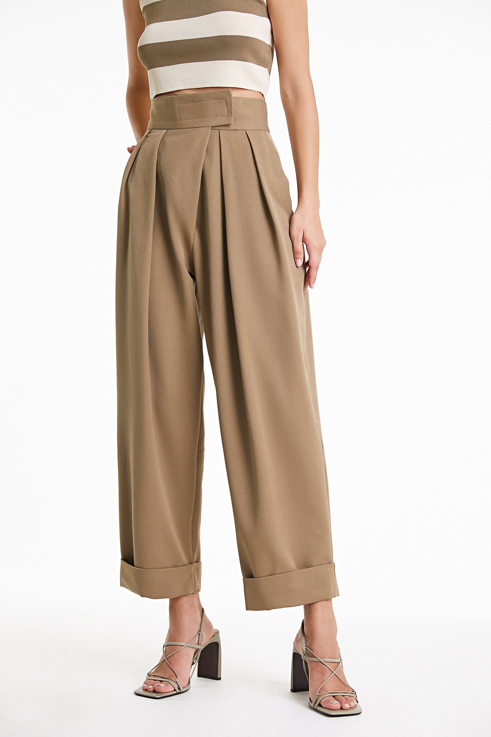Burly Wood Hook And Loop Pleat Front Turn-Up Hem Suit Pants