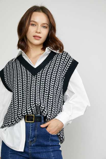 Aurelius Black V-Neck Sweater Vest