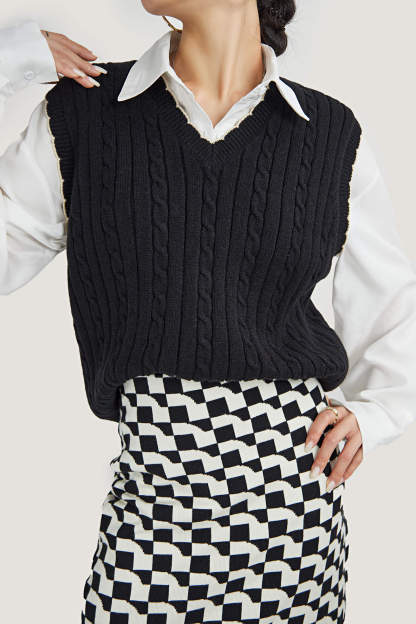 Cable Knit Contrast Strip Trimmed Sweater Vest