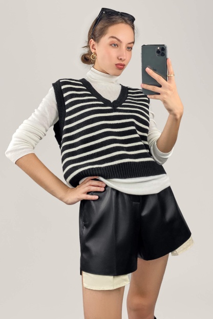 Black Striped Knitted Sweater Vest