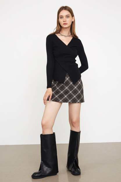 Myrline Black V-Neck Sweater