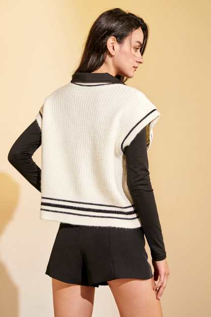Beige Contrast Trim Cropped Sweater Vest