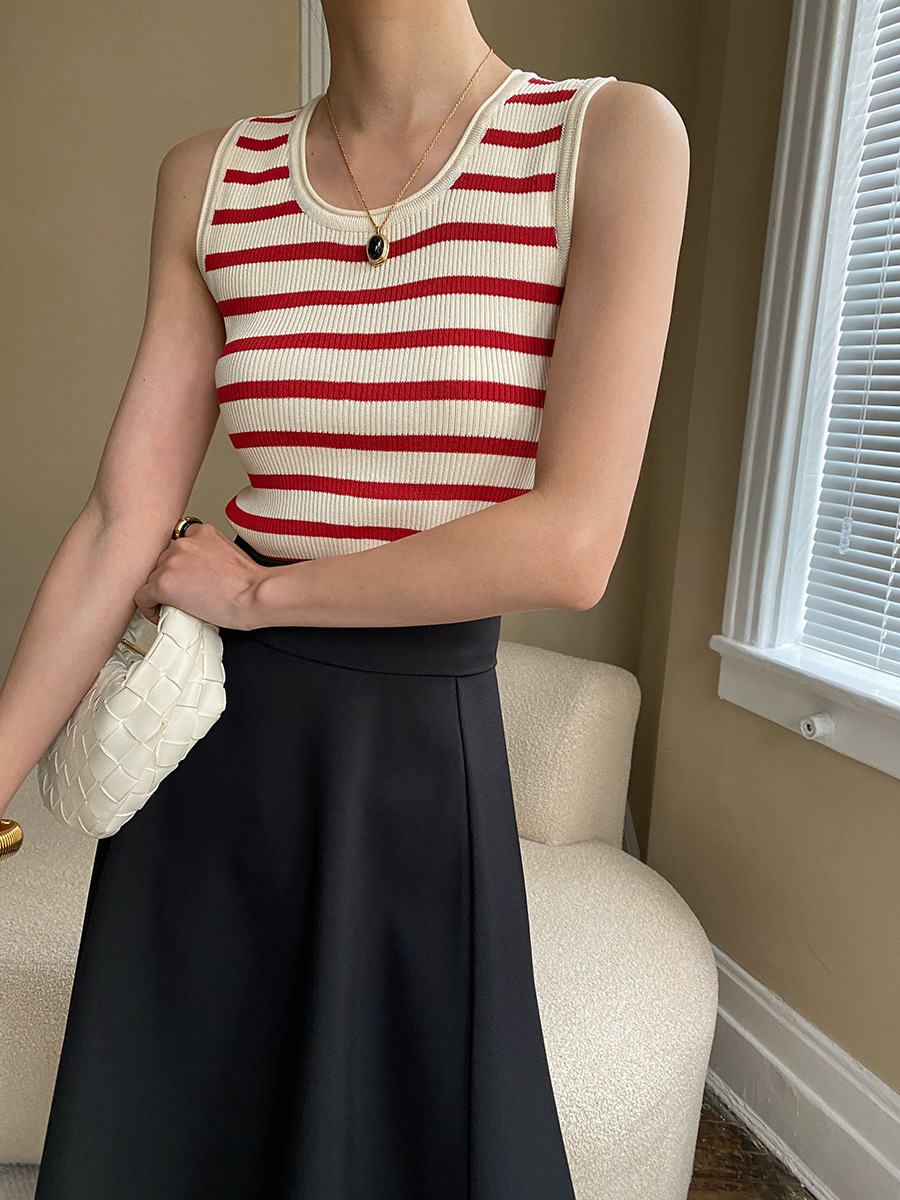 Red Striped Slim-Fit Knit Vest