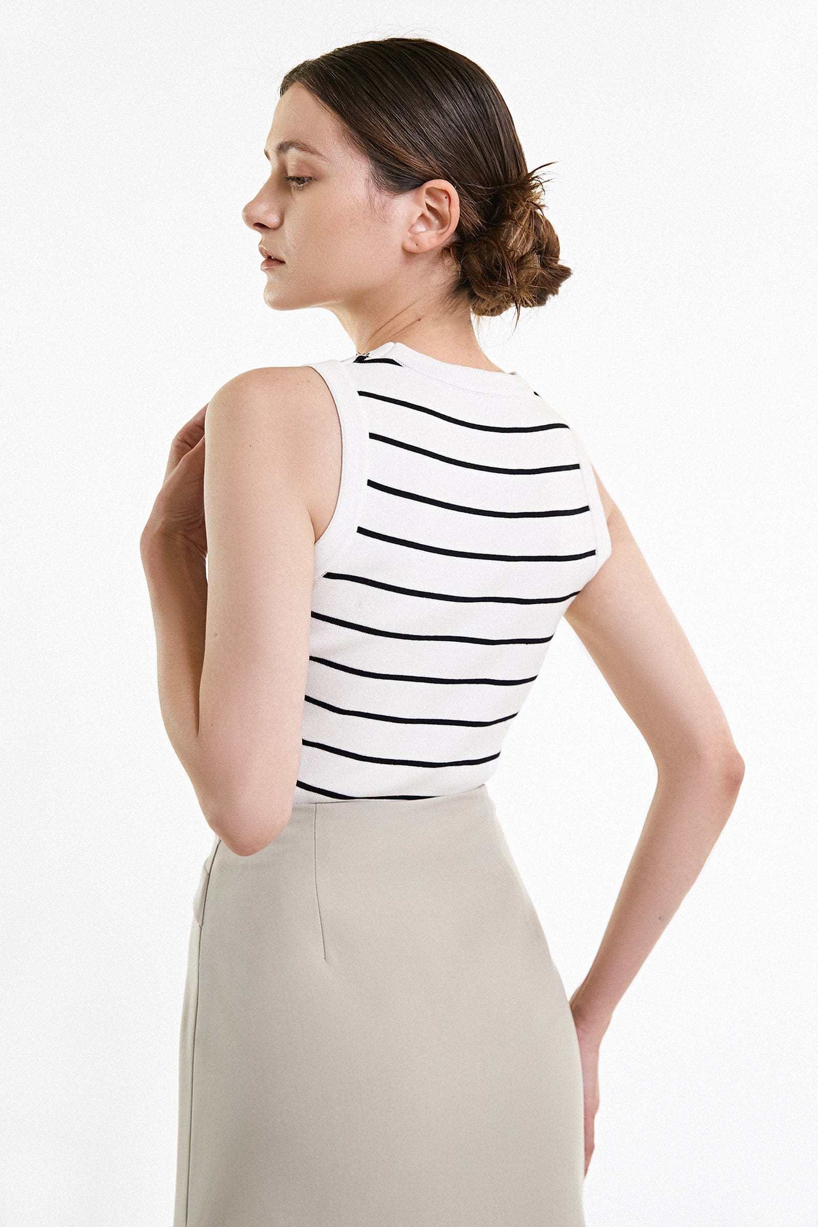 White Chain Necklace Detail Striped Cropped Tank Top