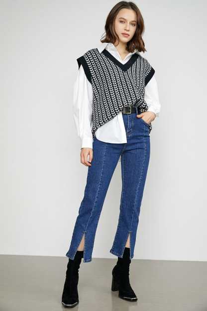 Aurelius Black V-Neck Sweater Vest