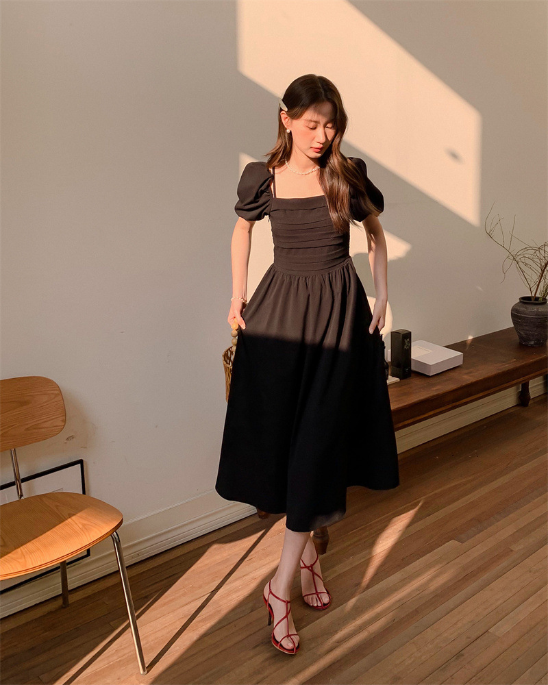 Black Puff Sleeves Wear Two Shoulders And Age-Reducing Dresses