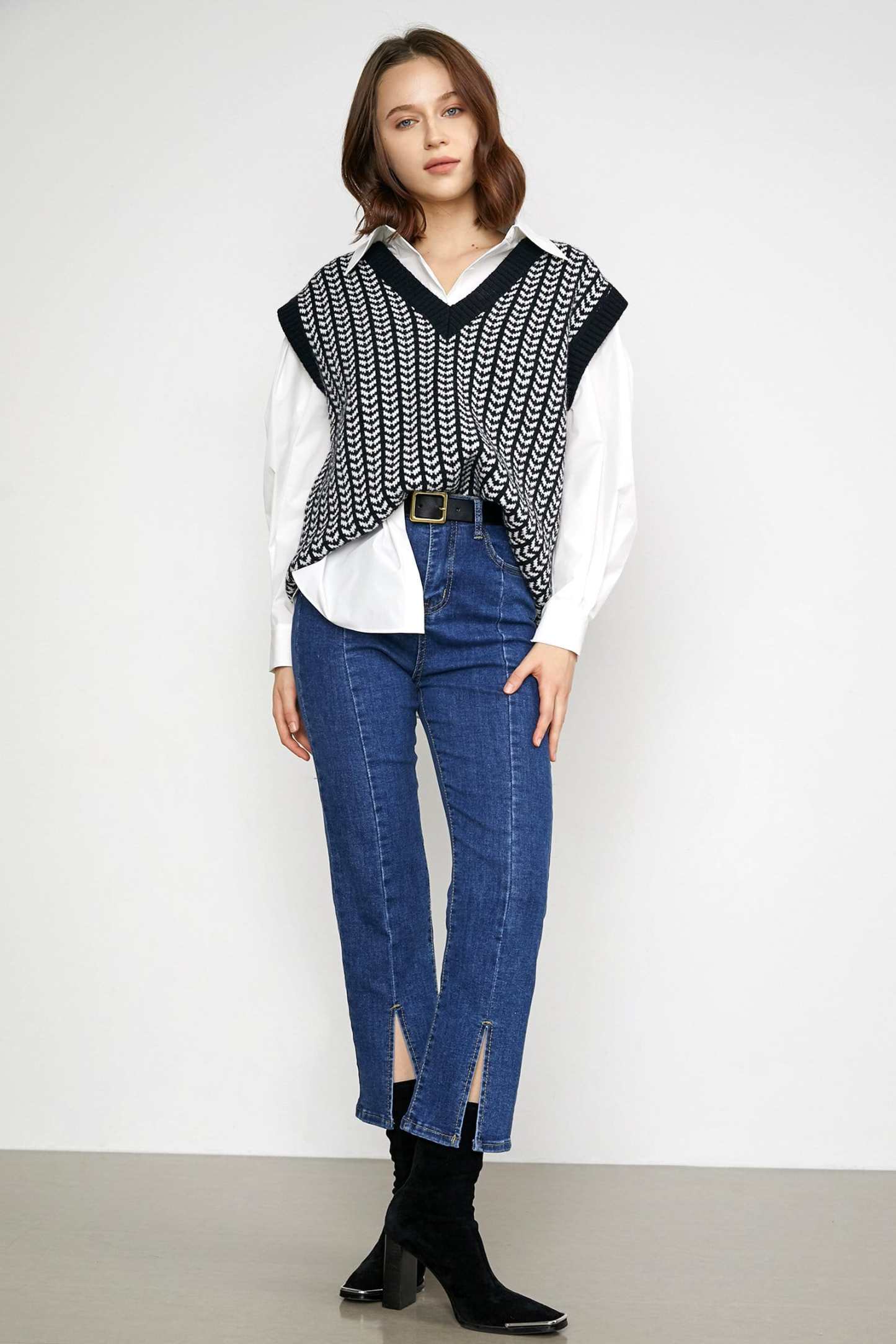 Aurelius Black V-Neck Sweater Vest
