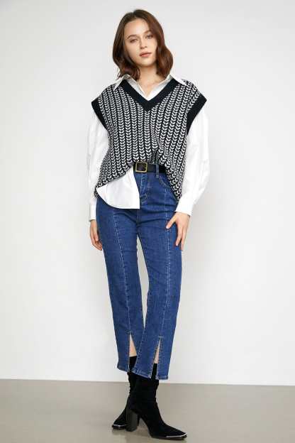 Aurelius Black V-Neck Sweater Vest