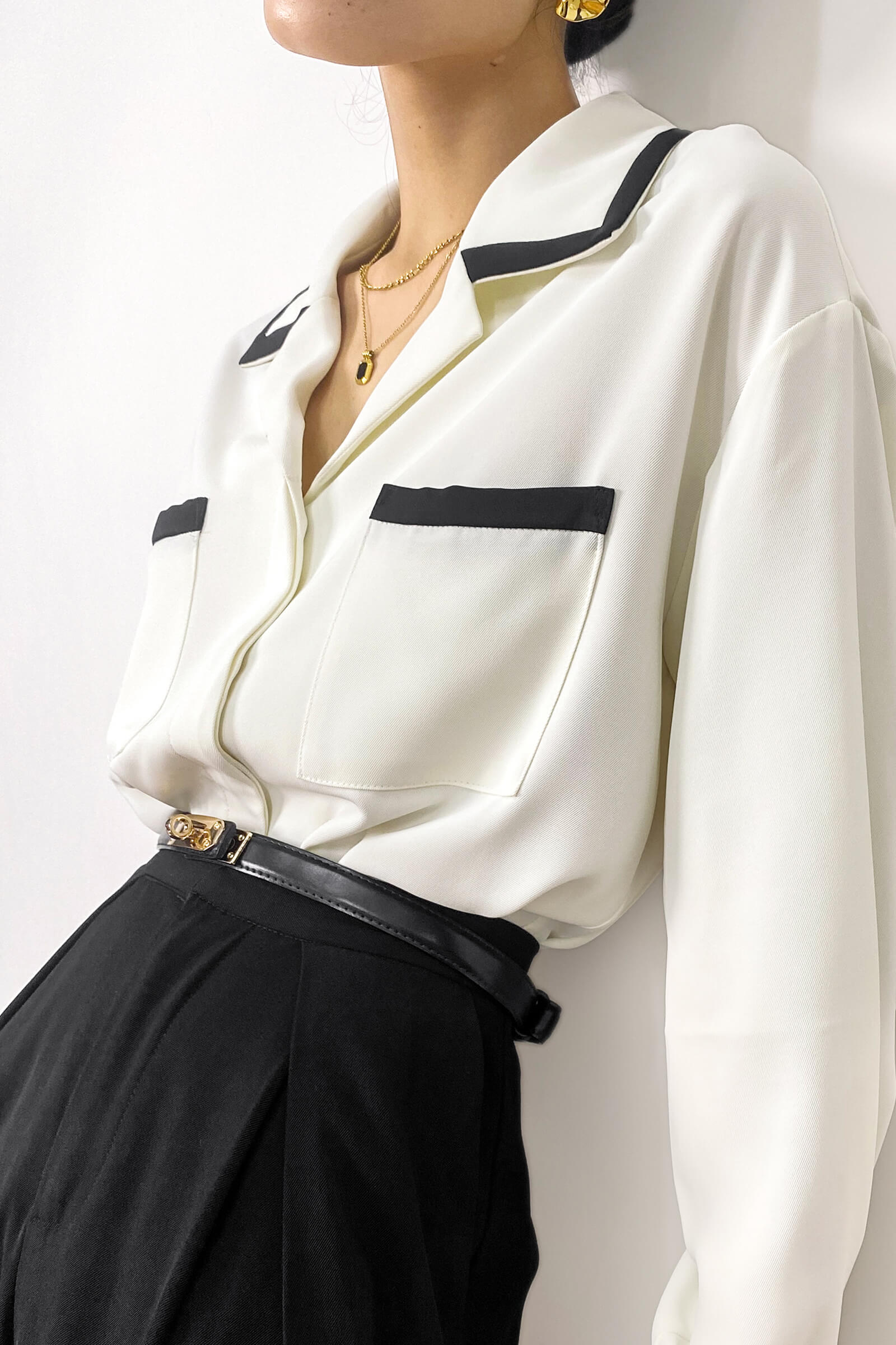 Contrast Trim Notched Lapels Button-Up Blouse