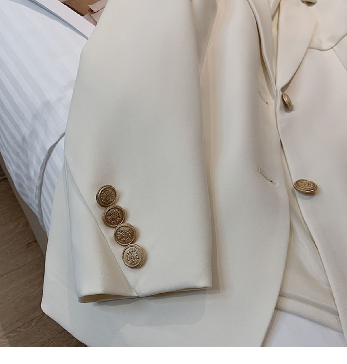 Beige H-shaped blazer