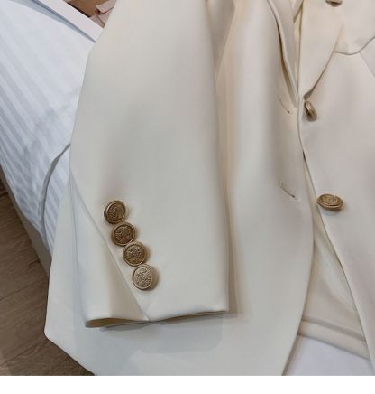 Beige H-shaped blazer