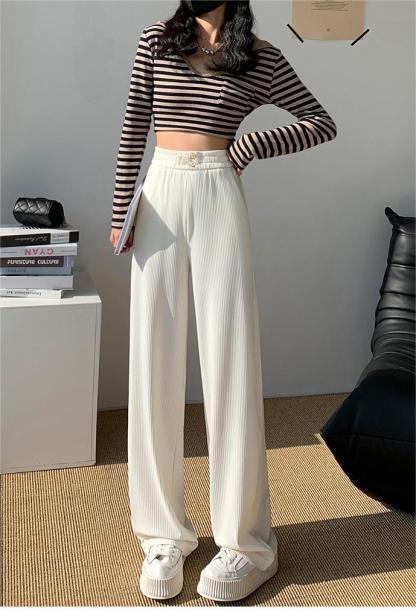 Beige High-Waisted Straight Slacks