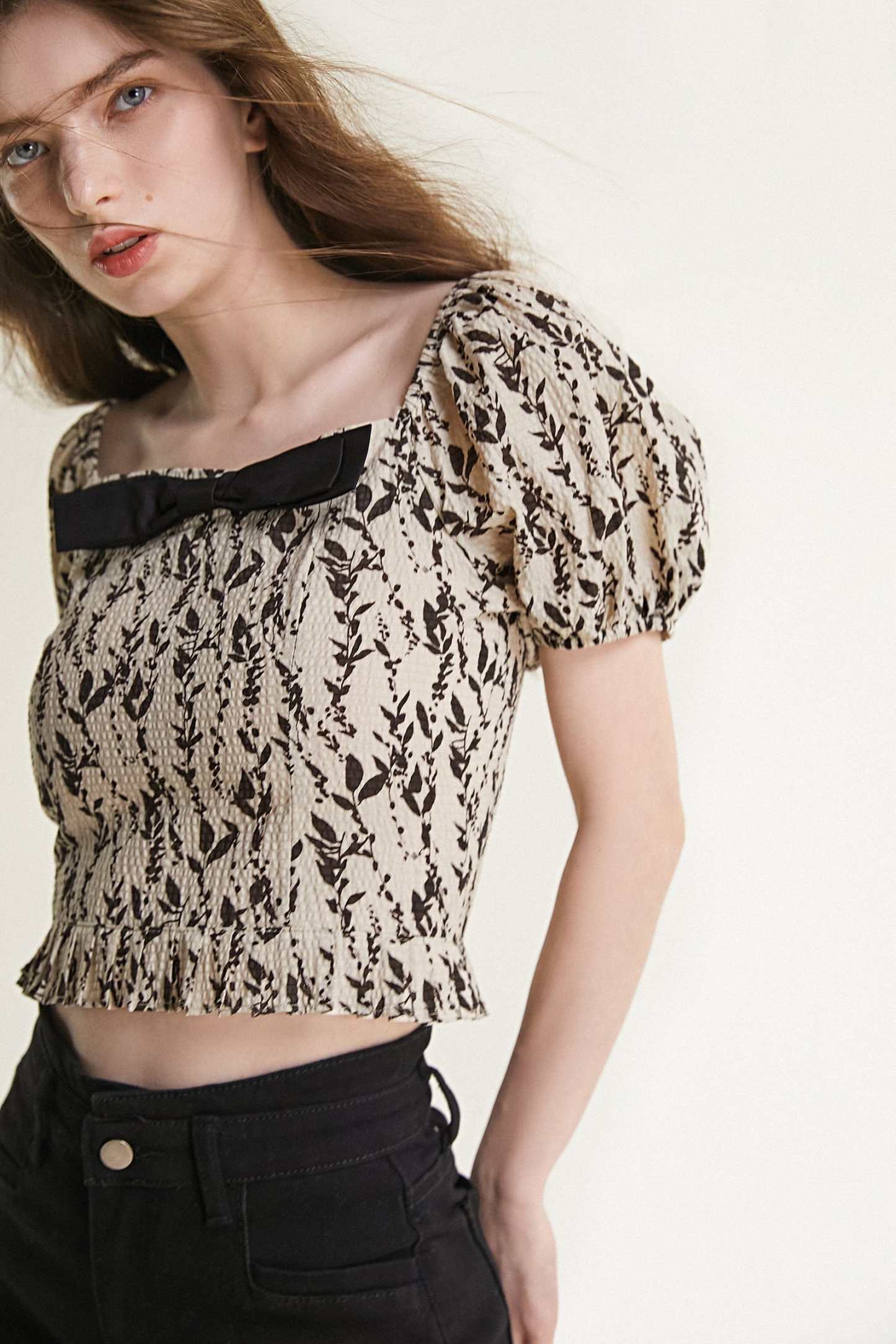Beige Leaf Print Puff Sleeve Bow Detail Crop Top