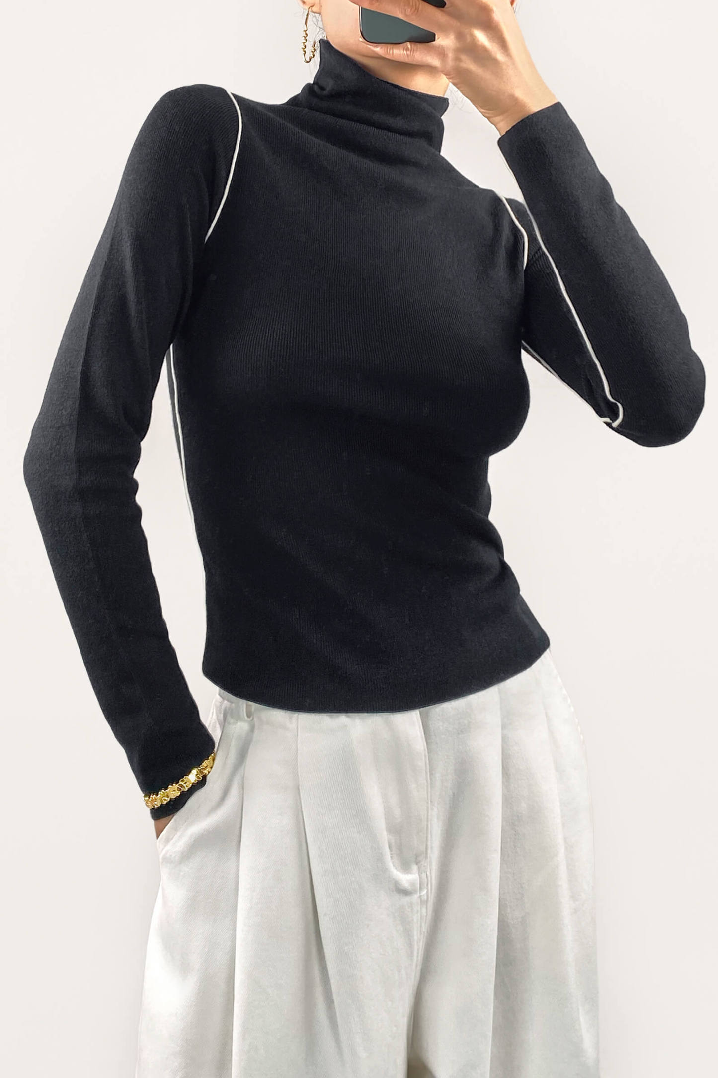 Black Cashmere-Blend Contrast Trim Turtleneck Sweater
