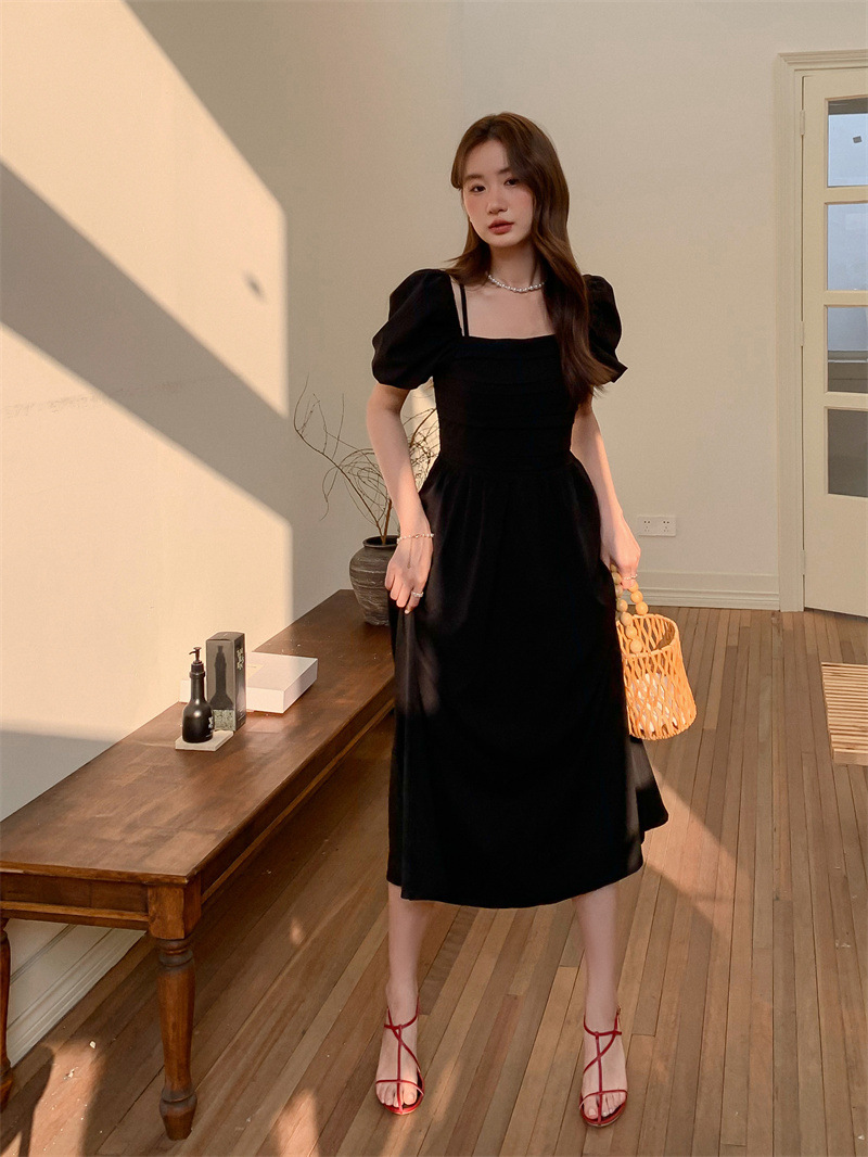 Black Puff Sleeves Wear Two Shoulders And Age-Reducing Dresses