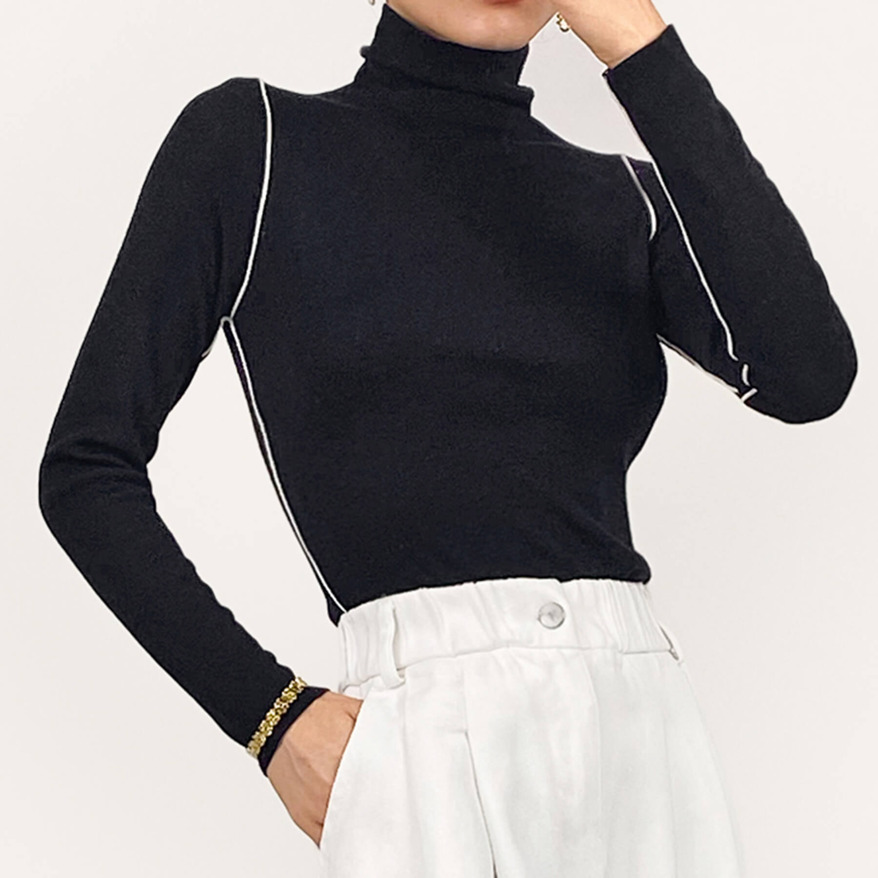 Black Cashmere-Blend Contrast Trim Turtleneck Sweater