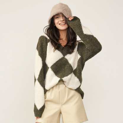 Ryan Dark Green V-Neck Sweater