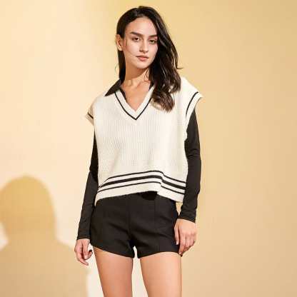 Beige Contrast Trim Cropped Sweater Vest