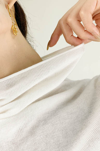 White Basic Wool-Blend Turtleneck Sweater