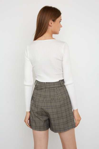 Braulia White Rib Sweater