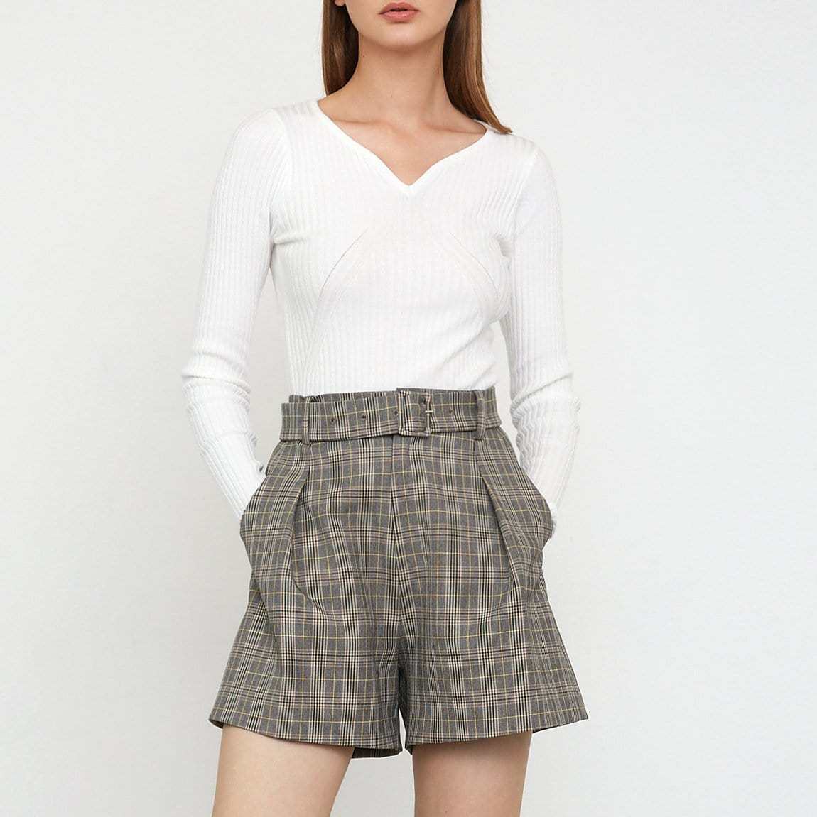 Braulia White Rib Sweater