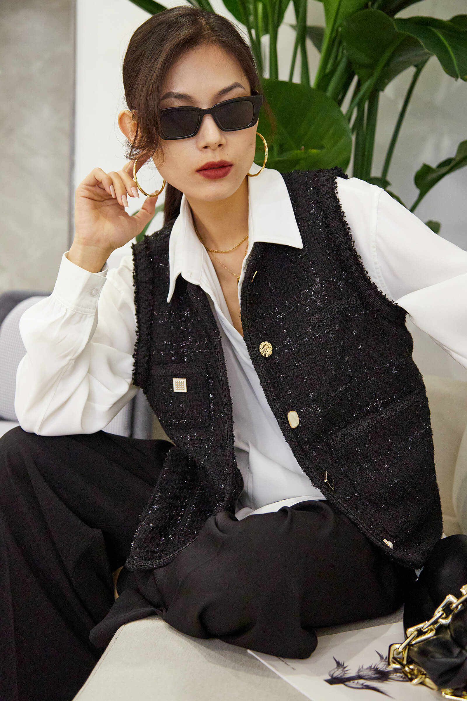 Black Crew Neck Frayed Trim Button-Up  Tweed Vest