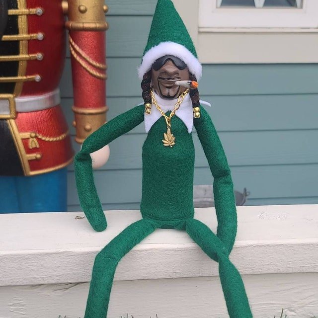 (❤️✨Last Day Promotion) Snoop On A Stoop Christmas Elf Doll