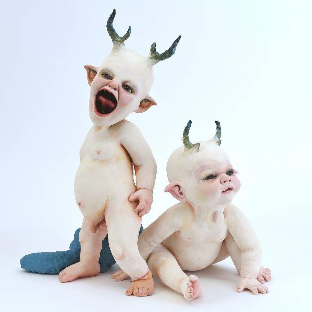 😱Scary Halloween Ghost Doll Resin Statue Ornament