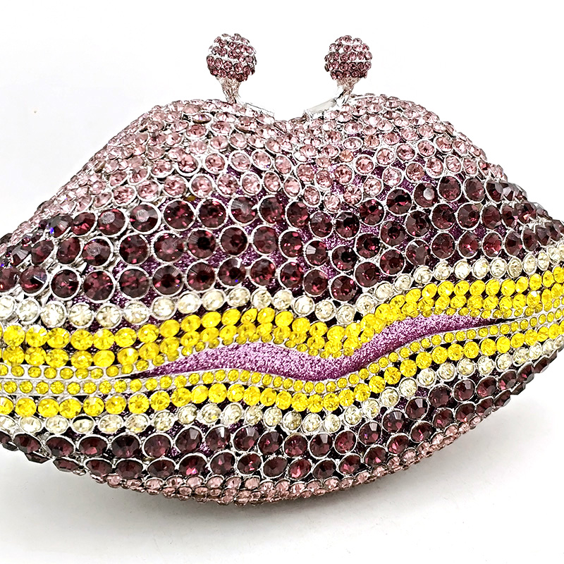 Creative Lip Clutch