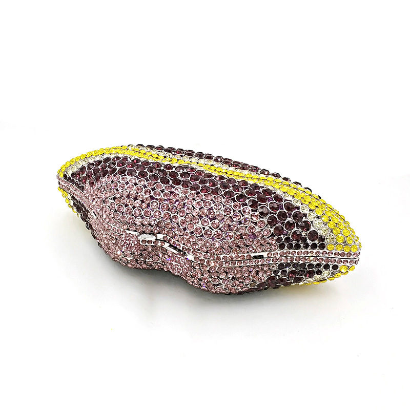 Creative Lip Clutch