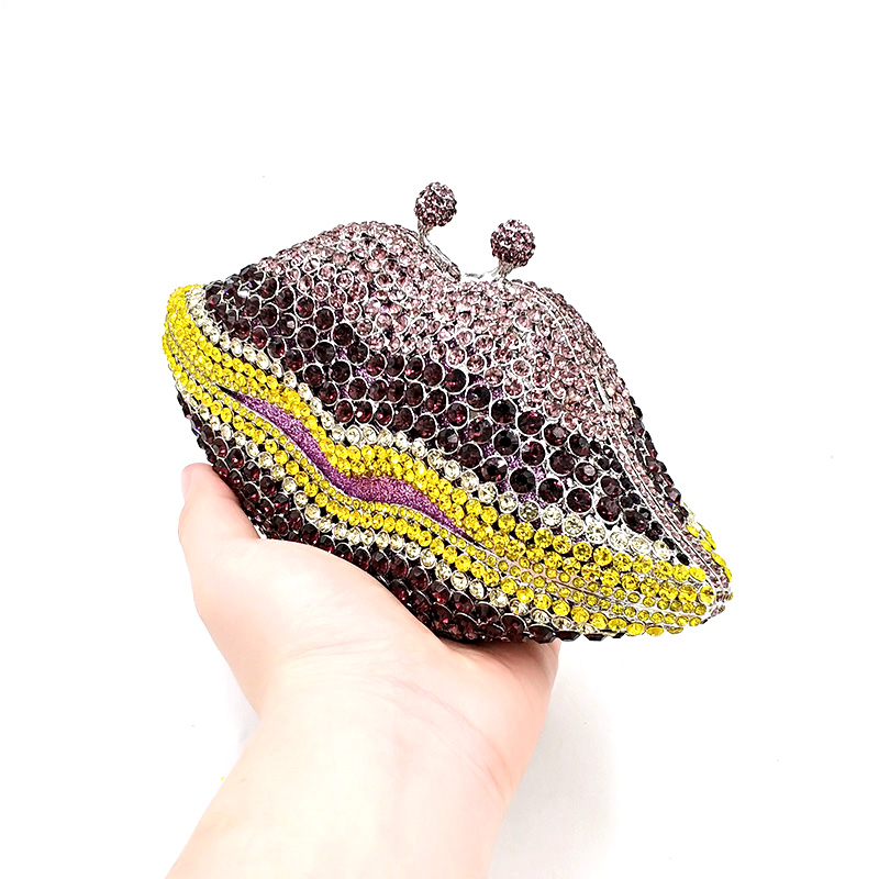 Creative Lip Clutch