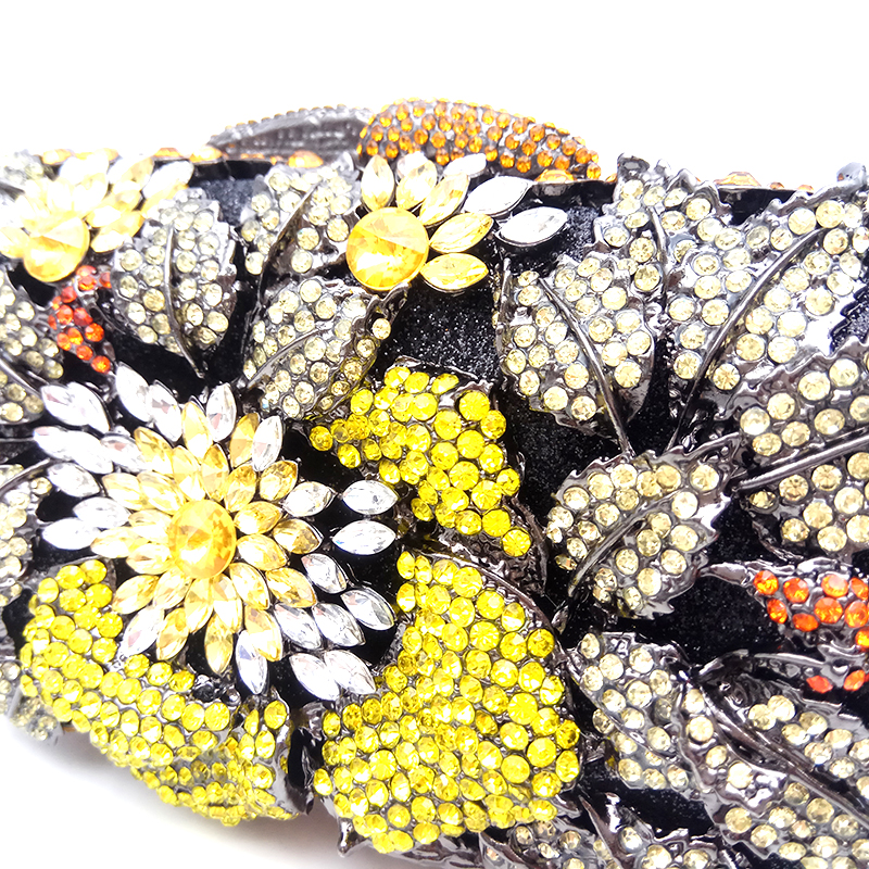 Elegant Floral Clutch