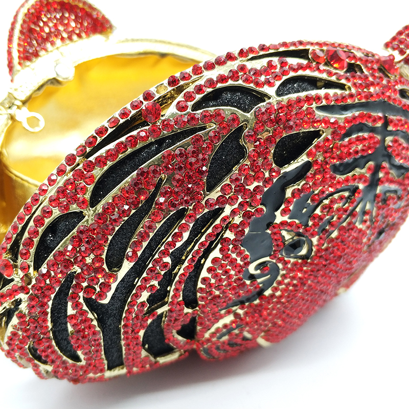 Creative Tager Clutch
