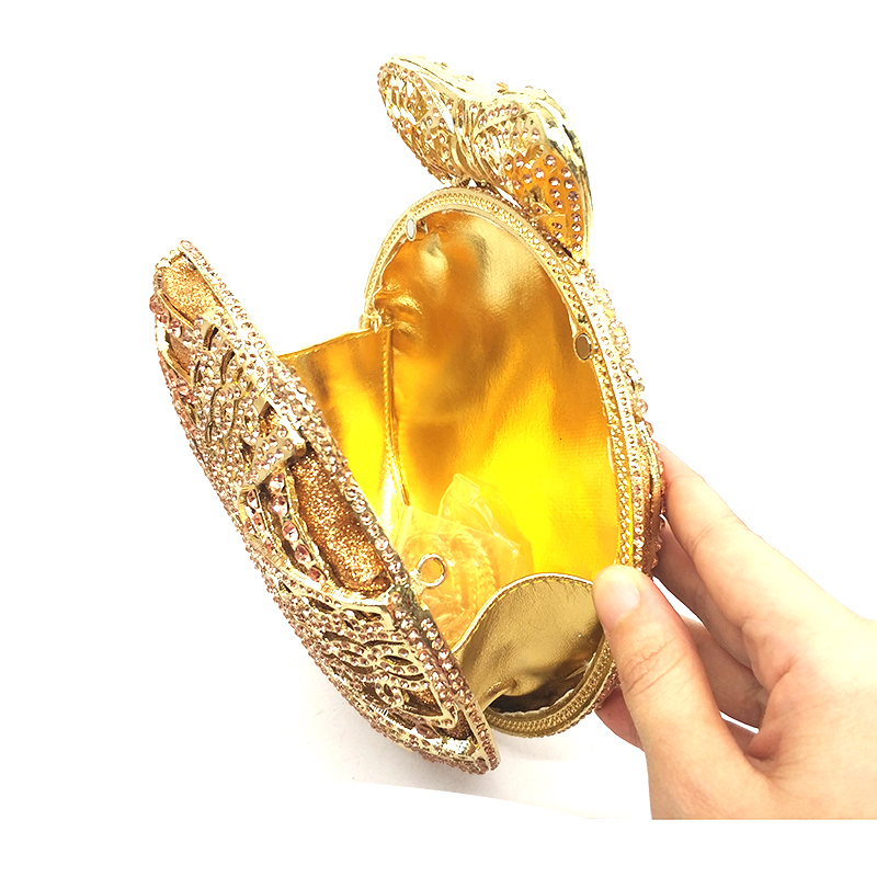 Cobra Diamond Clutch