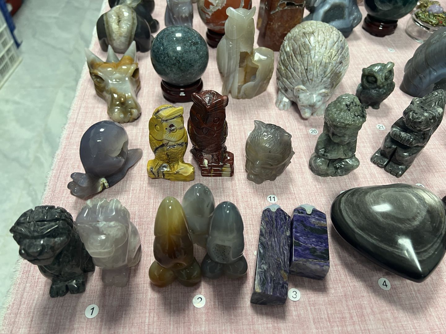 Customized Handpicked Crystal & Carvings-Price difference