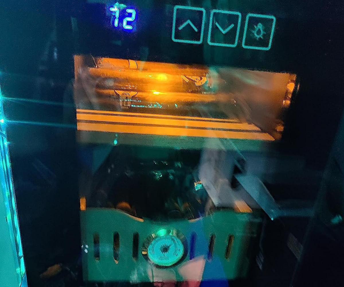 Mojgar electric humidor