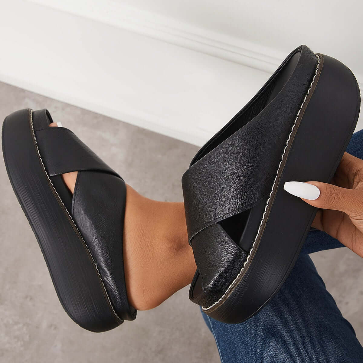 Women's Platform Criss Cross Slides Slip on Slide Sandals
