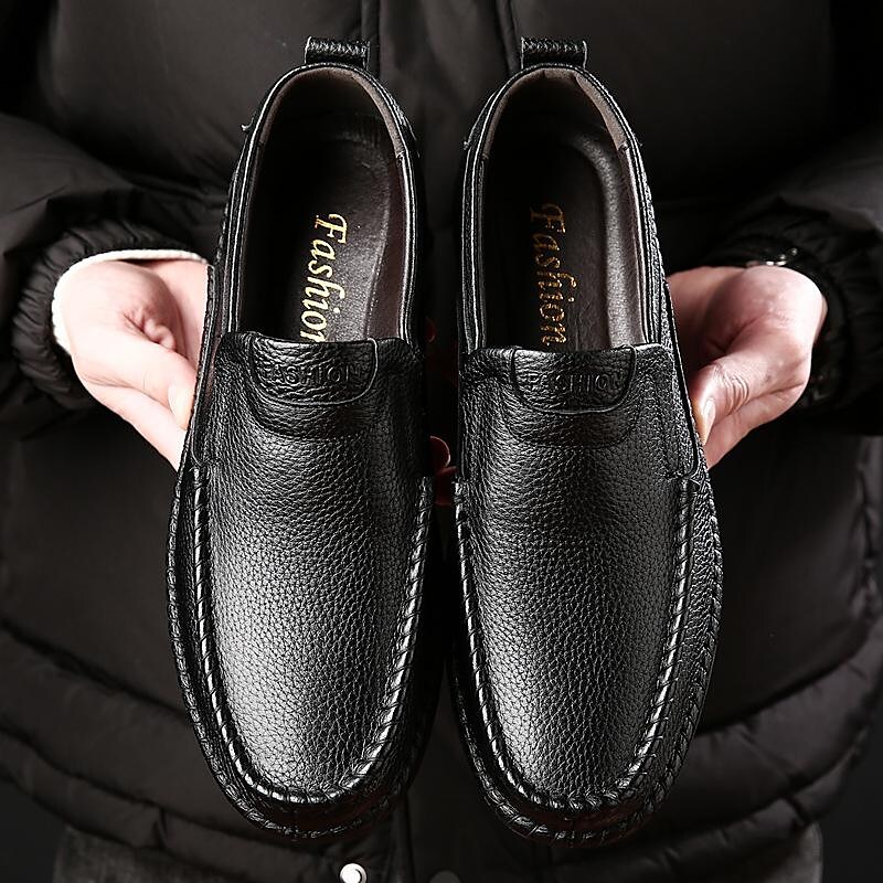 cross-border 2022 new cowhide slip-on men's leather shoes cover foot men's leather soft surface non-slip single shoes casual men's shoes